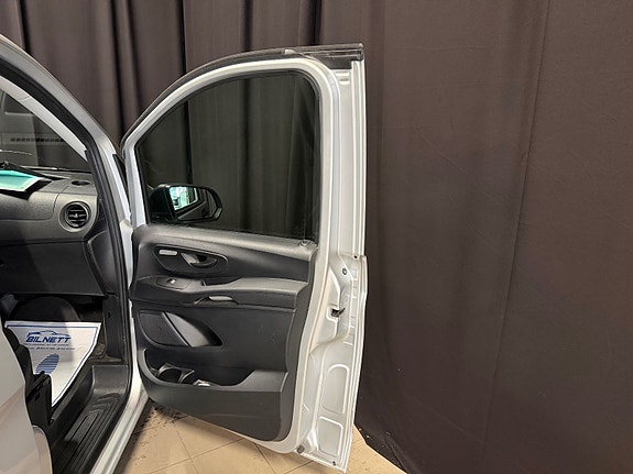 Mercedes-Benz Vito 13 of 30