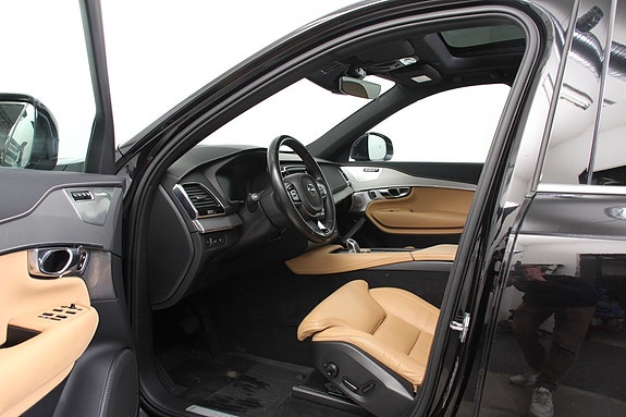 Volvo XC90 21 of 30