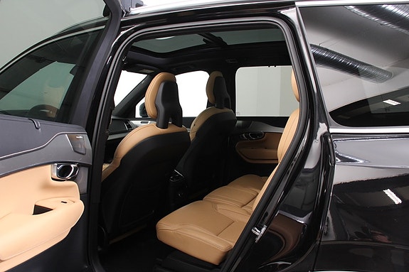 Volvo XC90 20 of 30