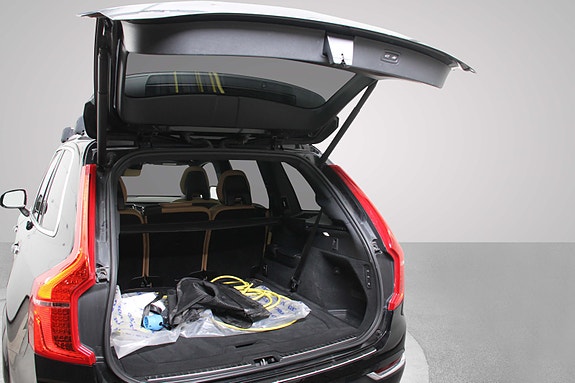Volvo XC90 15 of 30