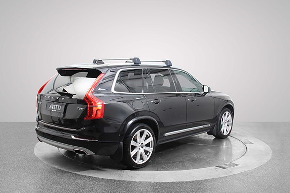 Volvo XC90 5 of 30