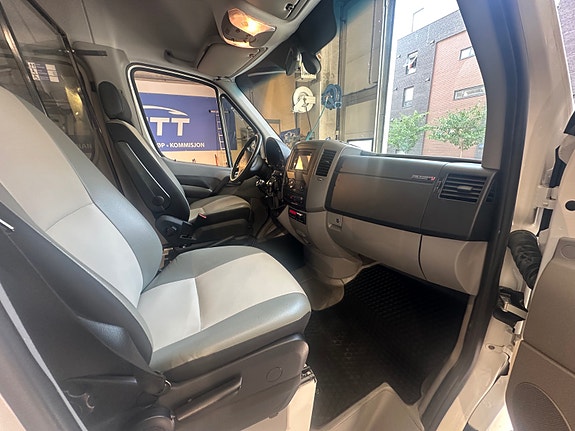 Volkswagen Crafter 14 of 28
