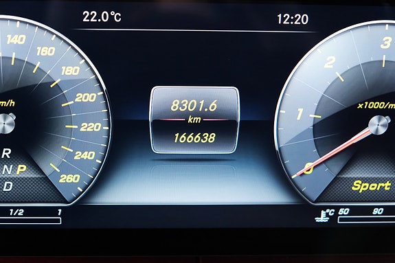 Mercedes-Benz E400 d 13 of 30