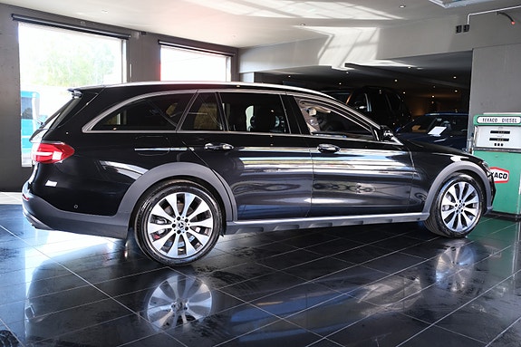 Mercedes-Benz E400 d 4 of 30