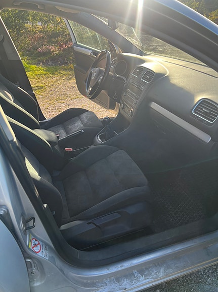 Volkswagen Golf VI 6 of 9