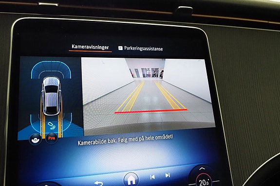 Mercedes-Benz EQE SUV 18 of 21