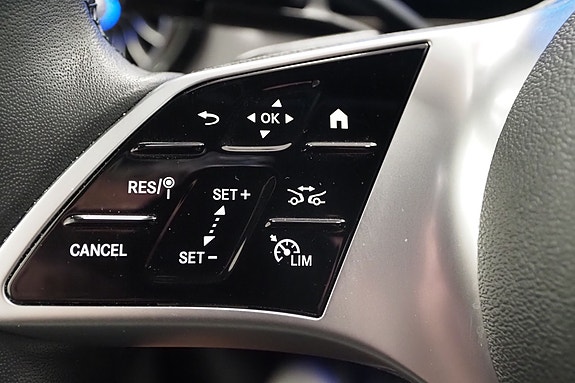 Mercedes-Benz EQE SUV 15 of 21