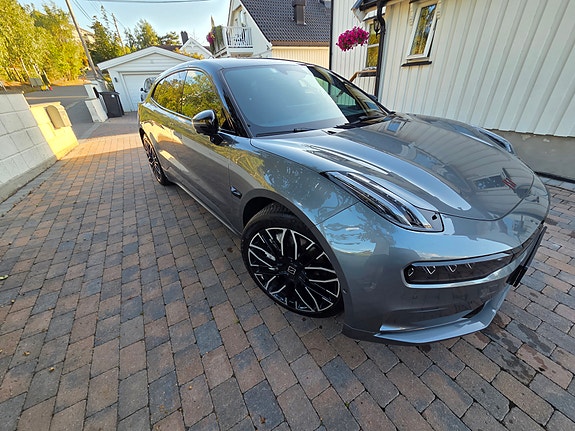 Zeekr 001 2 of 18