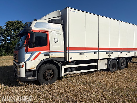 Volvo FM9 3 of 30