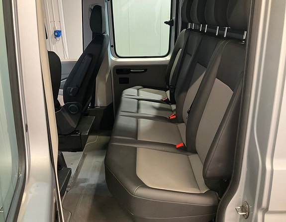 Volkswagen Crafter 7 of 12