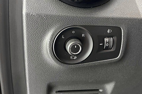 MG ZS EV 14 of 30