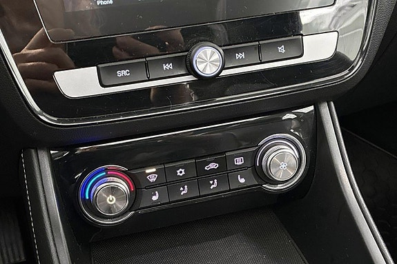 MG ZS EV 24 of 30