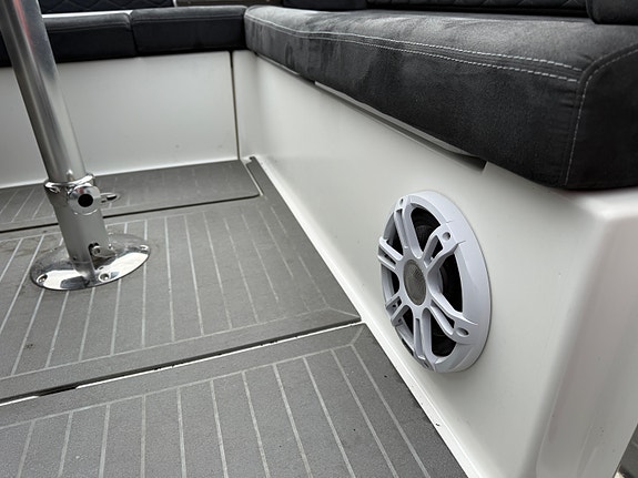 Ibiza 811 Touring 2019 – Yamaha 300 hk – 106 timer – baugpropell 18 of 28