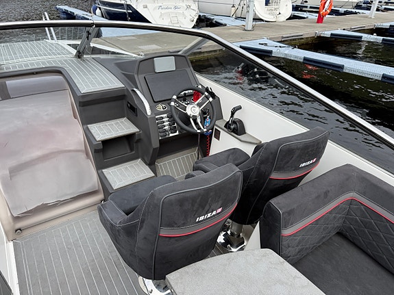 Ibiza 811 Touring 2019 – Yamaha 300 hk – 106 timer – baugpropell 12 of 28