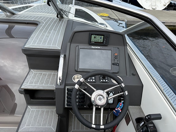 Ibiza 811 Touring 2019 – Yamaha 300 hk – 106 timer – baugpropell 13 of 28