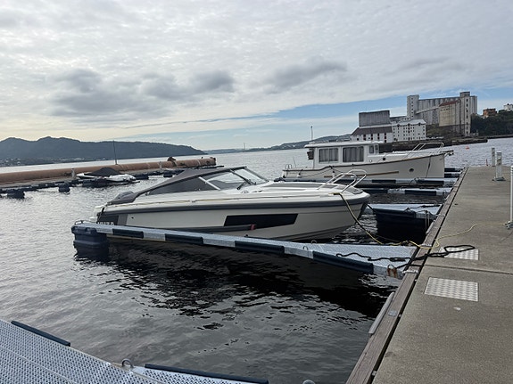 Ibiza 811 Touring 2019 – Yamaha 300 hk – 106 timer – baugpropell 5 of 28