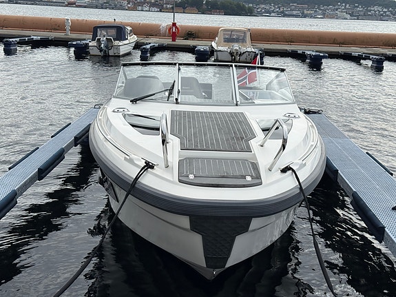 Ibiza 811 Touring 2019 – Yamaha 300 hk – 106 timer – baugpropell 4 of 28