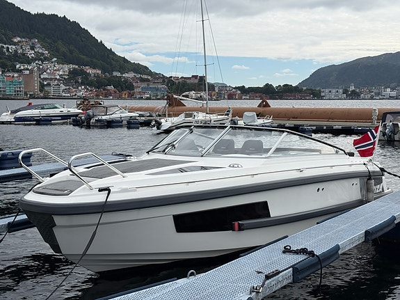 Ibiza 811 Touring 2019 – Yamaha 300 hk – 106 timer – baugpropell 3 of 28