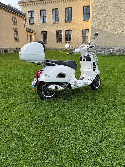Vespa GTS 300 6 of 13