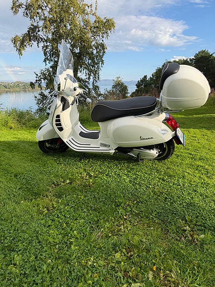Vespa GTS 300 4 of 13