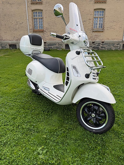 Vespa GTS 300 10 of 13