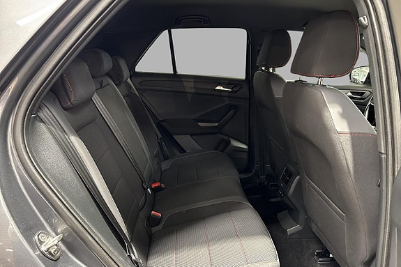 Volkswagen T-Roc 18 of 19