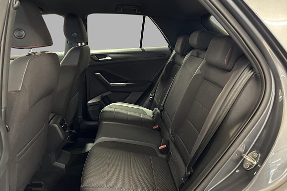 Volkswagen T-Roc 17 of 19