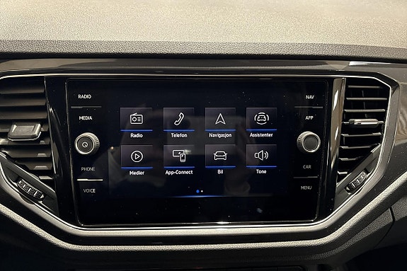 Volkswagen T-Roc 15 of 19