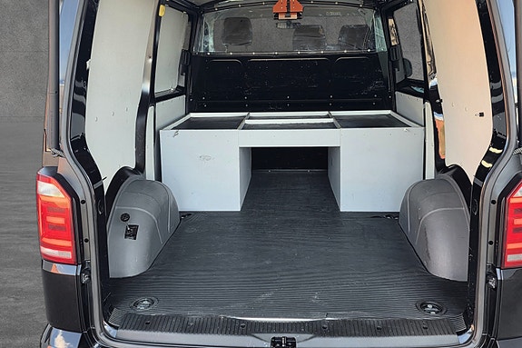 Volkswagen Transporter 9 of 27