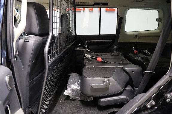 Mitsubishi Pajero 9 of 12