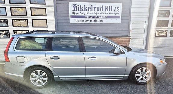 Volvo V70 2 of 21