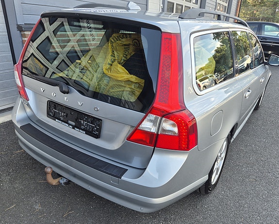Volvo V70 7 of 21