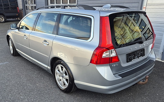 Volvo V70 8 of 21