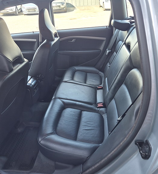 Volvo V70 13 of 21