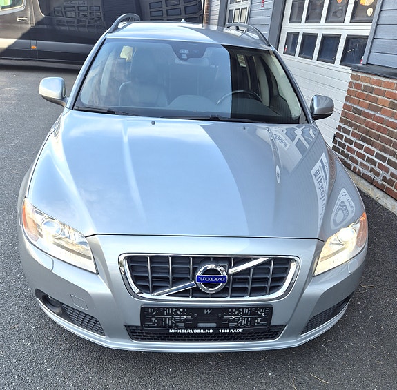 Volvo V70 5 of 21