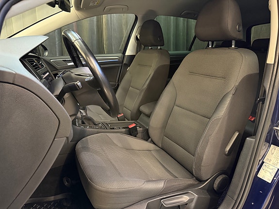 Volkswagen e-Golf VII 12 of 30
