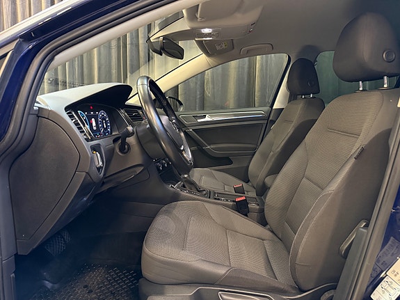 Volkswagen e-Golf VII 11 of 30