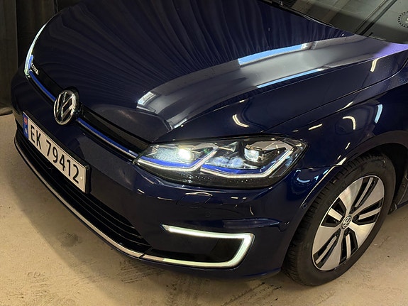 Volkswagen e-Golf VII 2 of 30