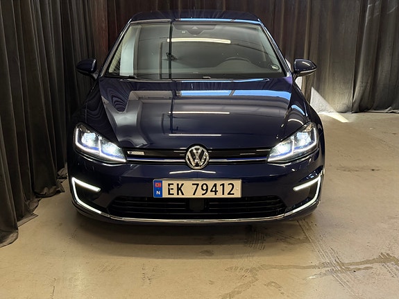 Volkswagen e-Golf VII 10 of 30