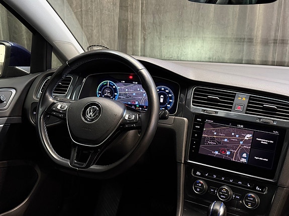 Volkswagen e-Golf VII 14 of 30