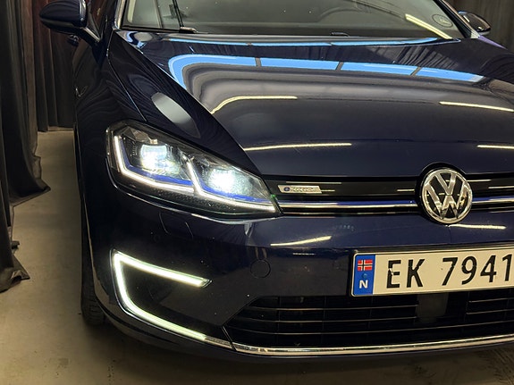 Volkswagen e-Golf VII 9 of 30