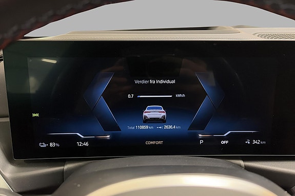 BMW i4 13 of 19