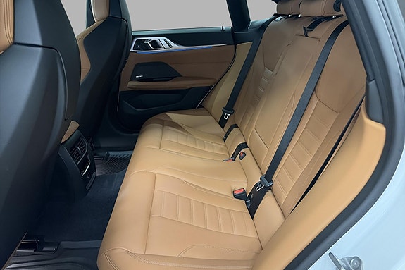 BMW i4 17 of 19