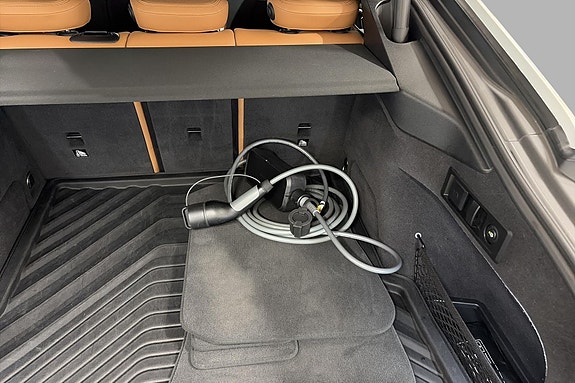 BMW i4 19 of 19