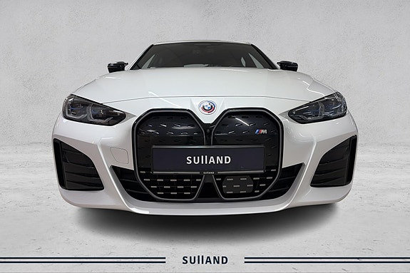 BMW i4 7 of 19