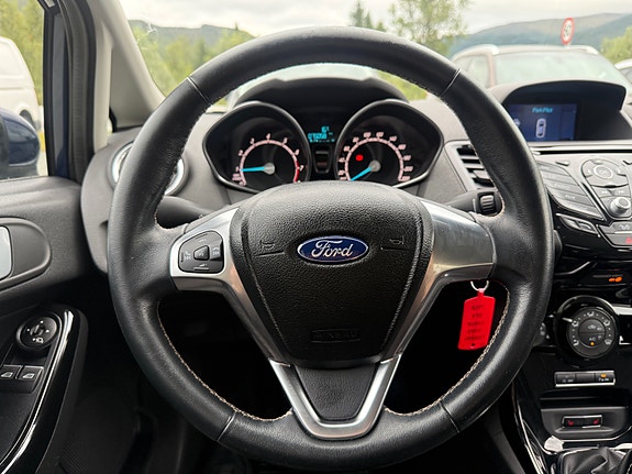 Ford Fiesta 13 of 25