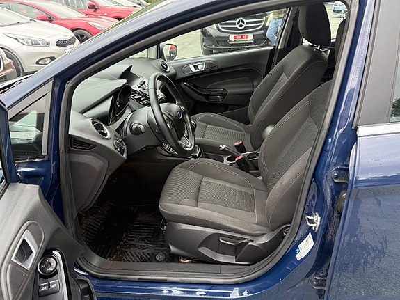 Ford Fiesta 9 of 25