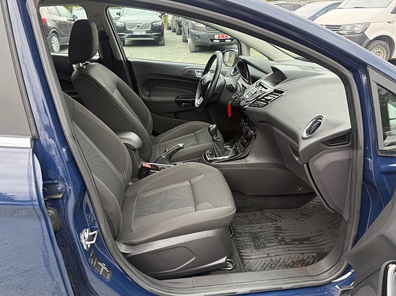 Ford Fiesta 24 of 25