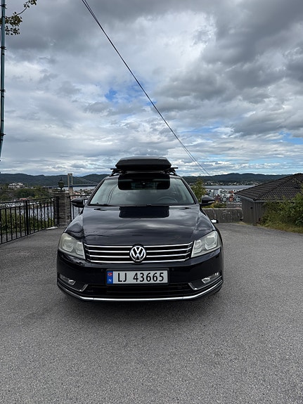 Volkswagen Passat 2 of 11