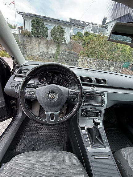 Volkswagen Passat 10 of 11